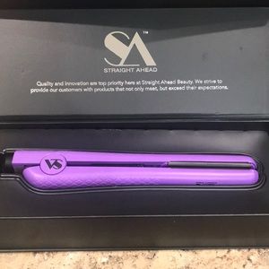 Straight Ahead Ceramic Hair Straightener